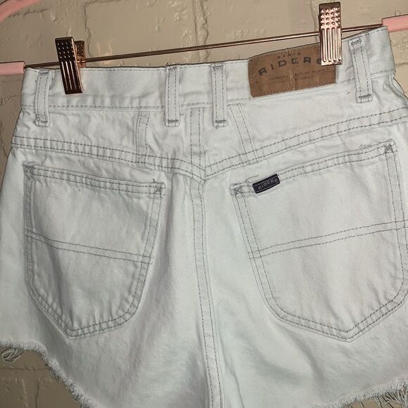 Vintage Distressed Frayed Cut Off Shorts - Picture 10 of 12
